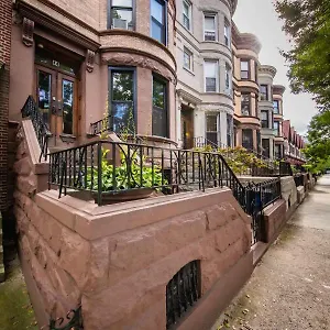 Homestay Plg House, New York